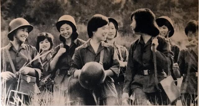 中國女兵方隊訓練圖片，堅韌與榮耀的象征，中國女兵方隊訓練風采，堅韌與榮耀的展現(xiàn)