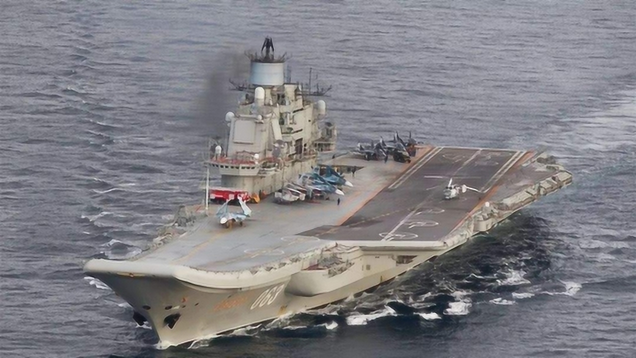 美國(guó)核航母的排水量與全球海軍力量格局，美國(guó)核航母排水量與全球海軍力量動(dòng)態(tài)