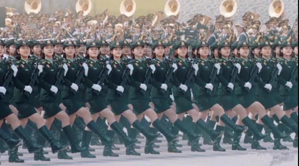 閱兵首先出場(chǎng)的是什么兵？解讀閱兵儀式中的先鋒部隊(duì)，閱兵儀式中的先鋒部隊(duì)，揭秘出場(chǎng)首支隊(duì)伍揭秘
