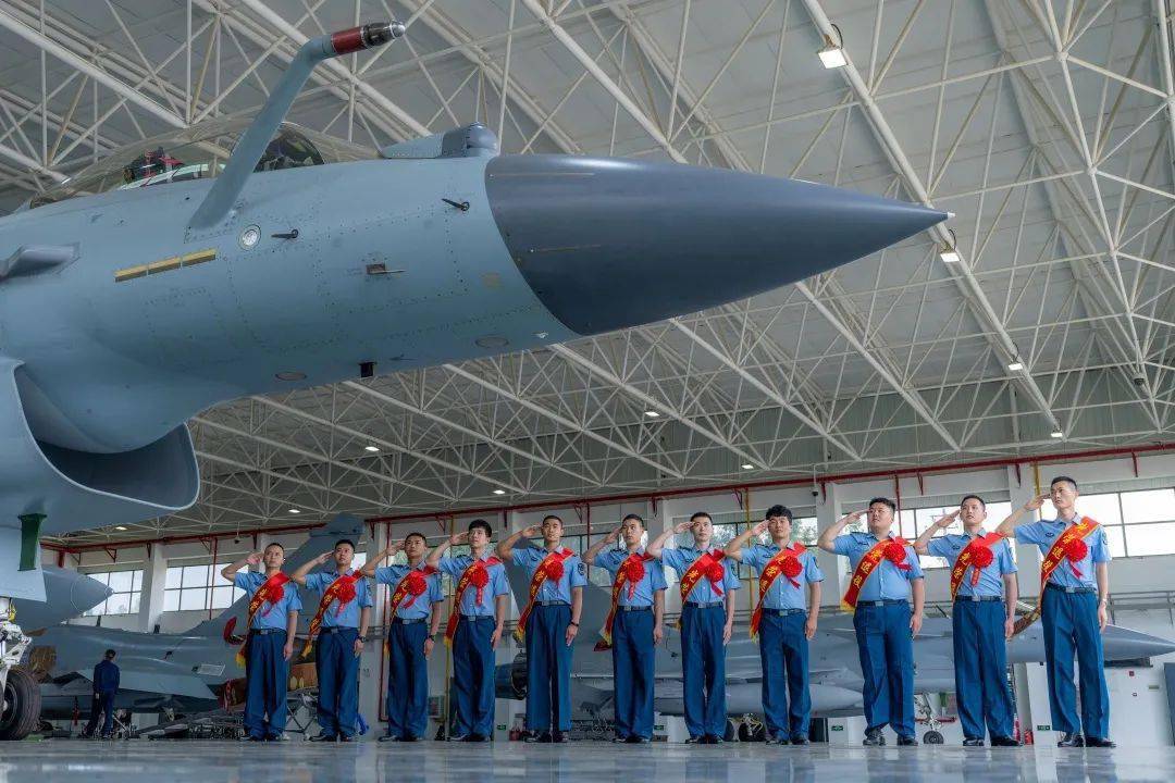 空軍可以轉(zhuǎn)海軍嗎？——探討軍種轉(zhuǎn)換的可能性，空軍能否轉(zhuǎn)海軍？軍種轉(zhuǎn)換可能性探討