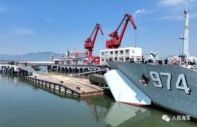 揭秘中國海軍的利器，073A型兩棲登陸艦，揭秘中國海軍利器，073A型兩棲登陸艦戰(zhàn)力解析