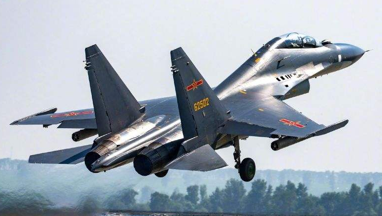 殲-16戰(zhàn)斗機(jī)的優(yōu)勢(shì)，殲-16戰(zhàn)斗機(jī)的優(yōu)勢(shì)解析