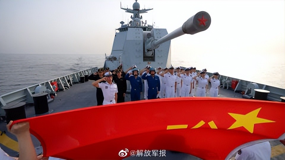 海軍節(jié)日祝?！戮从⒂聼o畏的海洋衛(wèi)士，海軍節(jié)致敬海洋衛(wèi)士，英勇無畏的守護(hù)力量
