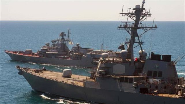 美軍艦向伊朗開火，國際局勢的緊張升級與復(fù)雜背景分析，美軍艦向伊朗開火引發(fā)國際局勢緊張升級分析