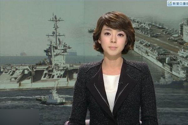 軍事直播間女主持，新時代下的風采展現(xiàn)，新時代軍事直播間女主持的風采展示