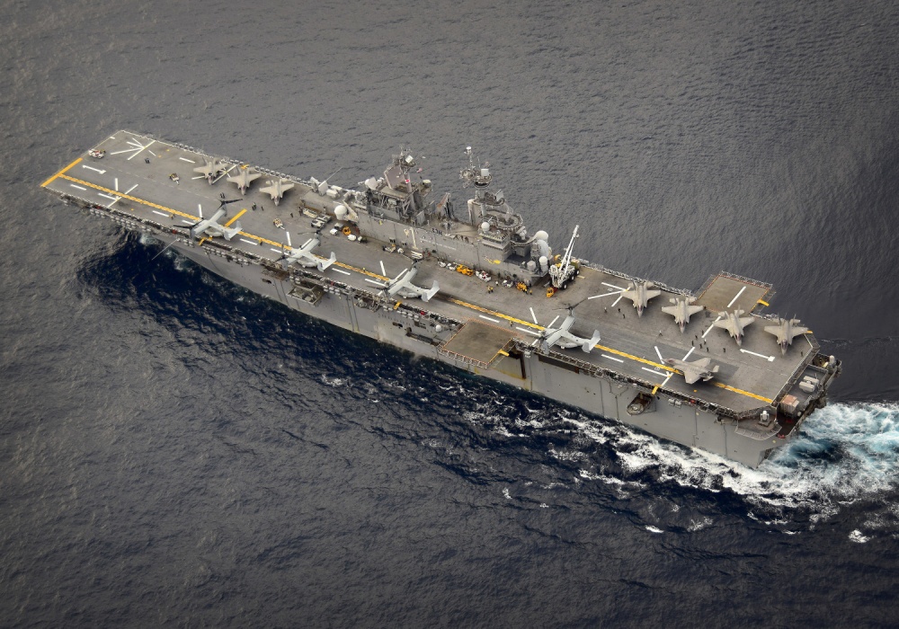 美軍黃蜂號兩棲攻擊艦，力量與靈活性的完美結(jié)合，美軍黃蜂號兩棲攻擊艦，力量與靈活性的巔峰融合
