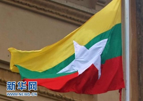 軍壇旗幟下的美言與刀口上的誓言，軍壇旗幟下的誓言與美言