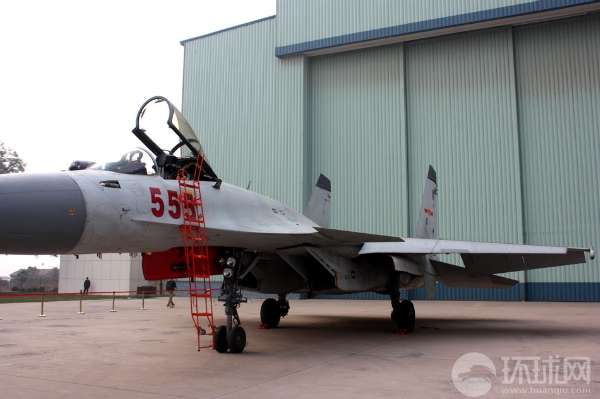 殲15戰(zhàn)斗機(jī)涂裝，探索中國(guó)空軍新一代艦載戰(zhàn)斗機(jī)的獨(dú)特魅力，中國(guó)新一代艦載戰(zhàn)斗機(jī)殲-15戰(zhàn)斗機(jī)的獨(dú)特涂裝魅力探索