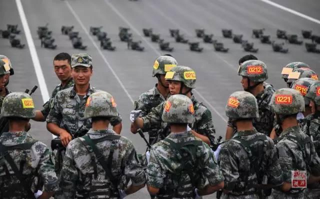 海軍70周年閱兵徒步方隊(duì)，榮耀與力量的展現(xiàn)，海軍70周年閱兵徒步方隊(duì)，榮耀與力量的盛大展示