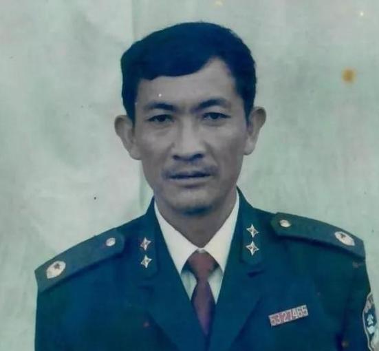 丁曉兵沒有右手那張照片兒，超越極限的人生力量，丁曉兵，超越極限的人生力量——無右手的照片背后的故事