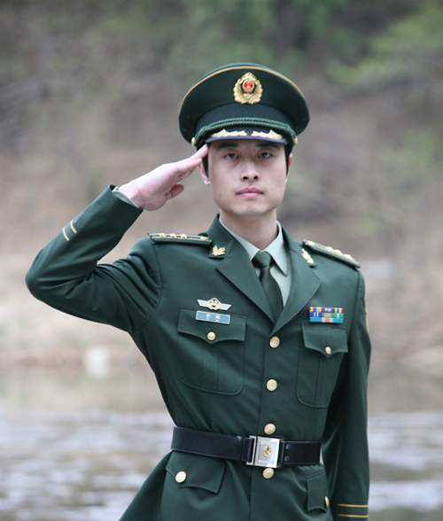 中國武警衣服圖片，展現(xiàn)制服之美與職責(zé)之重，中國武警制服圖片，展現(xiàn)職責(zé)之美與擔(dān)當(dāng)之重