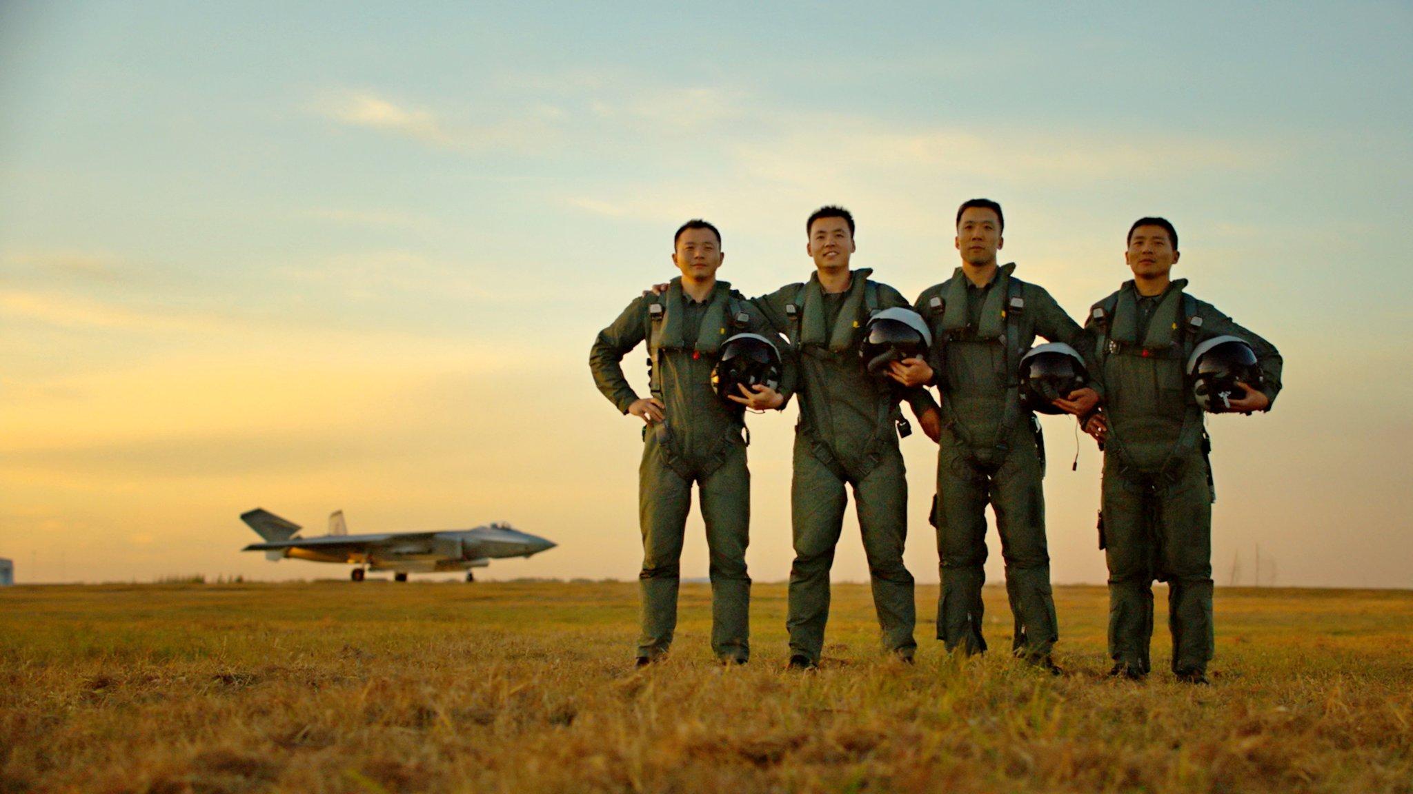 空軍飛行員訓(xùn)練視頻教程，探索藍(lán)天之路，空軍飛行員訓(xùn)練指南，探索藍(lán)天之路的視頻教程