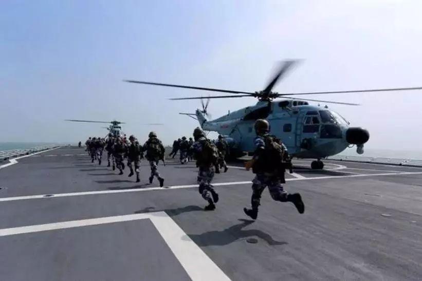 中國海軍的驕傲，075與071型兩棲攻擊艦，中國海軍的驕傲，兩棲攻擊艦075與071型亮相展實力