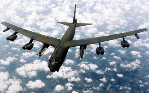 美帝B-52戰(zhàn)略轟炸機(jī)，空中巨無(wú)霸的傳奇與演變，美帝B-52戰(zhàn)略轟炸機(jī)，空中巨無(wú)霸的傳奇與演變歷程