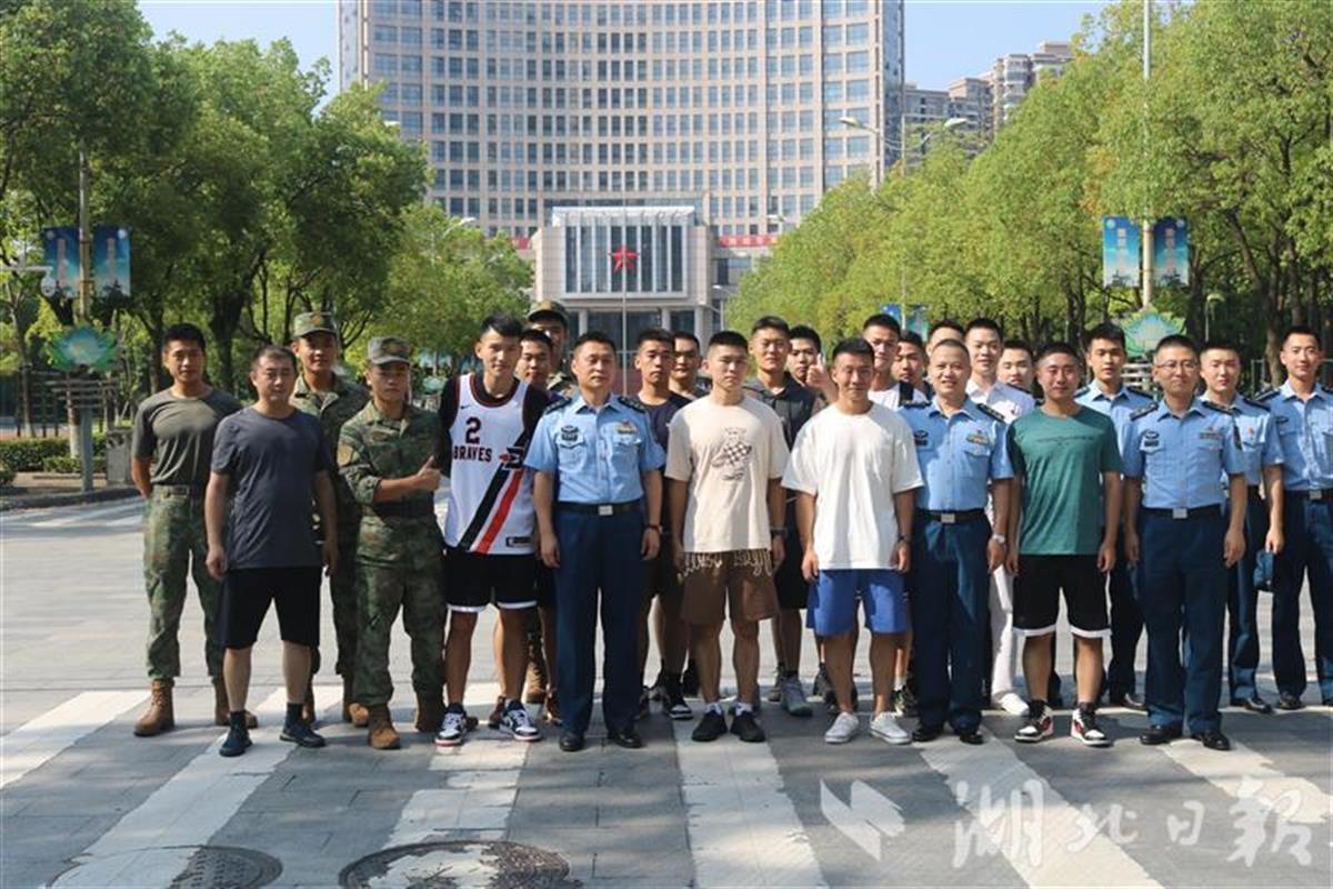 中國(guó)空軍航空大學(xué)，培養(yǎng)精英飛行員的搖籃，中國(guó)空軍航空大學(xué)，精英飛行員搖籃