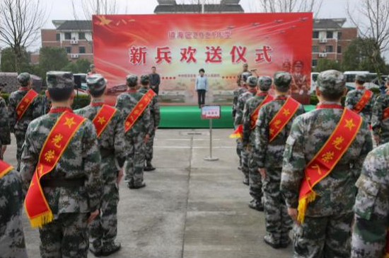 新兵啟程，2021年入伍視頻見(jiàn)證青春熱血，青春熱血，新兵啟程，2021年入伍見(jiàn)證成長(zhǎng)之路