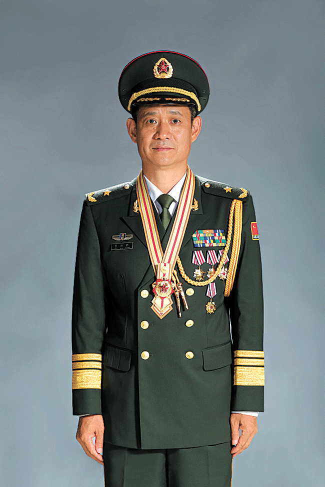 八一勛章獲得者退休金詳解，一個(gè)月能領(lǐng)多少錢？，八一勛章獲得者退休金詳解，月領(lǐng)多少錢？