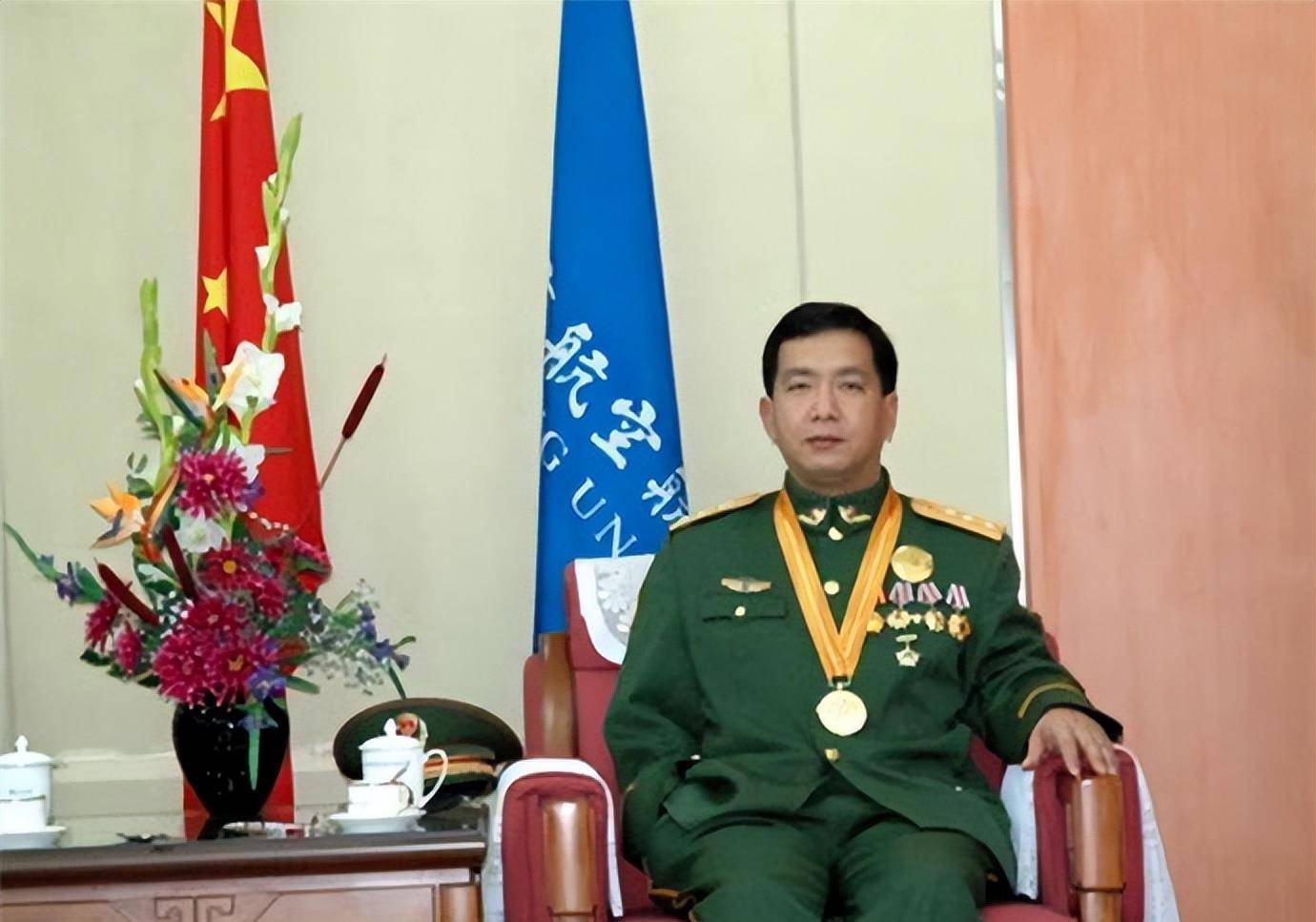 丁曉兵少將，英勇無(wú)畏的戰(zhàn)士與忠誠(chéng)的軍人，丁曉兵少將，英勇戰(zhàn)士的忠誠(chéng)軍旅之路