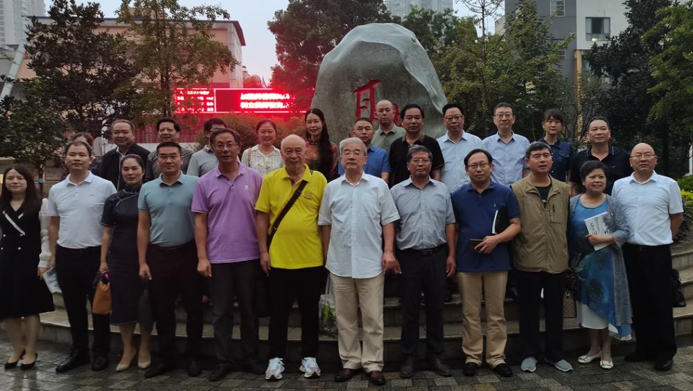 今日新聞?wù)畻l簡短內(nèi)容，今日新聞?wù)?，精選十條新聞快報標(biāo)題