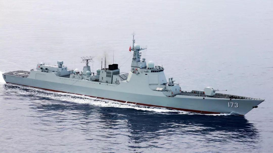 閱兵方陣的距離，榮耀與秩序的展現(xiàn)，閱兵方陣，榮耀與秩序的完美展現(xiàn)