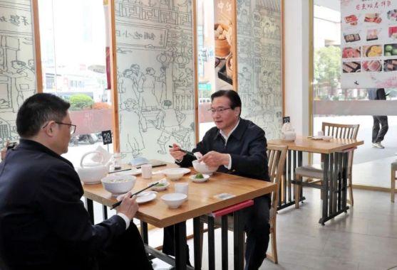 新聞點(diǎn)評，最新動態(tài)分析，新聞點(diǎn)評與最新動態(tài)分析報道速遞