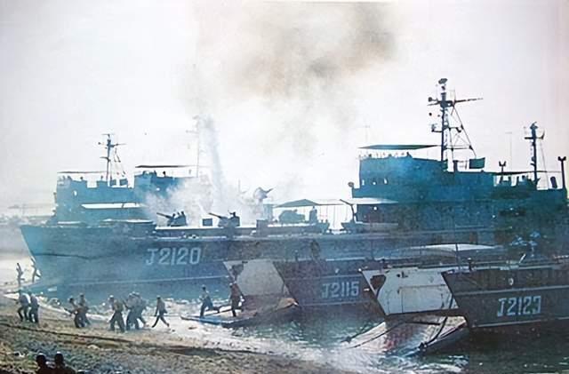 揭秘中國(guó)海軍的利器，271型登陸艇，揭秘中國(guó)海軍利器，271型登陸艇戰(zhàn)力展示