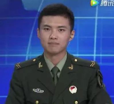 揭秘蛟龍突擊隊中的何龍，身高背后的故事，揭秘蛟龍突擊隊中的何龍，身高背后的傳奇故事