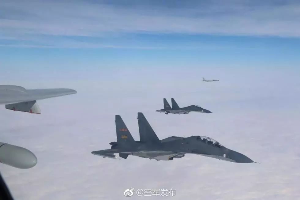中國(guó)空軍美圖精選，百幅震撼瞬間，領(lǐng)略藍(lán)天之上的英勇風(fēng)采，中國(guó)空軍美圖精選，藍(lán)天之上的英勇風(fēng)采——百幅震撼瞬間
