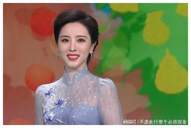 軍事頻道女主持人歐陽(yáng)倩，一位閃耀在熒幕的軍旅之花，軍事頻道女主持人歐陽(yáng)倩，軍旅之花的熒幕風(fēng)采