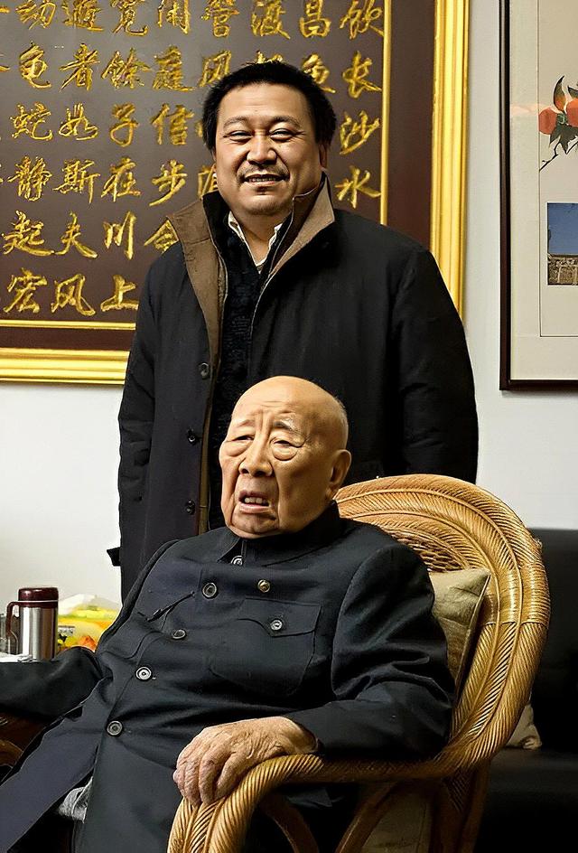 杰出軍事領(lǐng)袖生平與貢獻(xiàn)