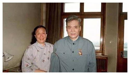 鄧稼先的故事，女兒眼中的英雄父親，鄧稼先，女兒心中的英雄父親傳奇