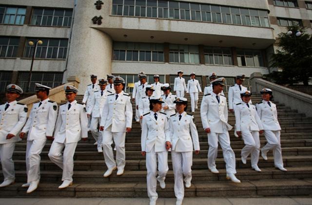 中國(guó)人民解放軍海軍艦艇學(xué)院官網(wǎng)，培養(yǎng)海軍精英的搖籃，中國(guó)人民解放軍海軍艦艇學(xué)院官網(wǎng)，海軍精英的搖籃之地