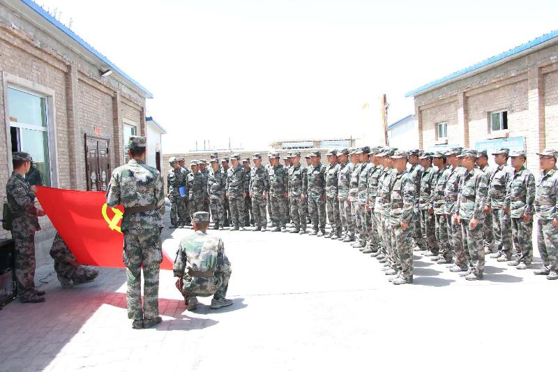 第十七集團(tuán)軍，榮耀與擔(dān)當(dāng)?shù)南笳?，第十七集團(tuán)軍，榮耀與擔(dān)當(dāng)?shù)膽?zhàn)場標(biāo)志