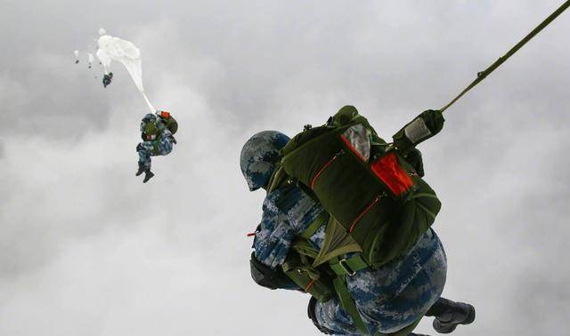 揭秘空降兵部隊，深入解析中國空軍空降十五軍四十三師一二七團的歷史與現(xiàn)狀，揭秘中國空軍空降十五軍四十三師一二七團的歷史與現(xiàn)狀