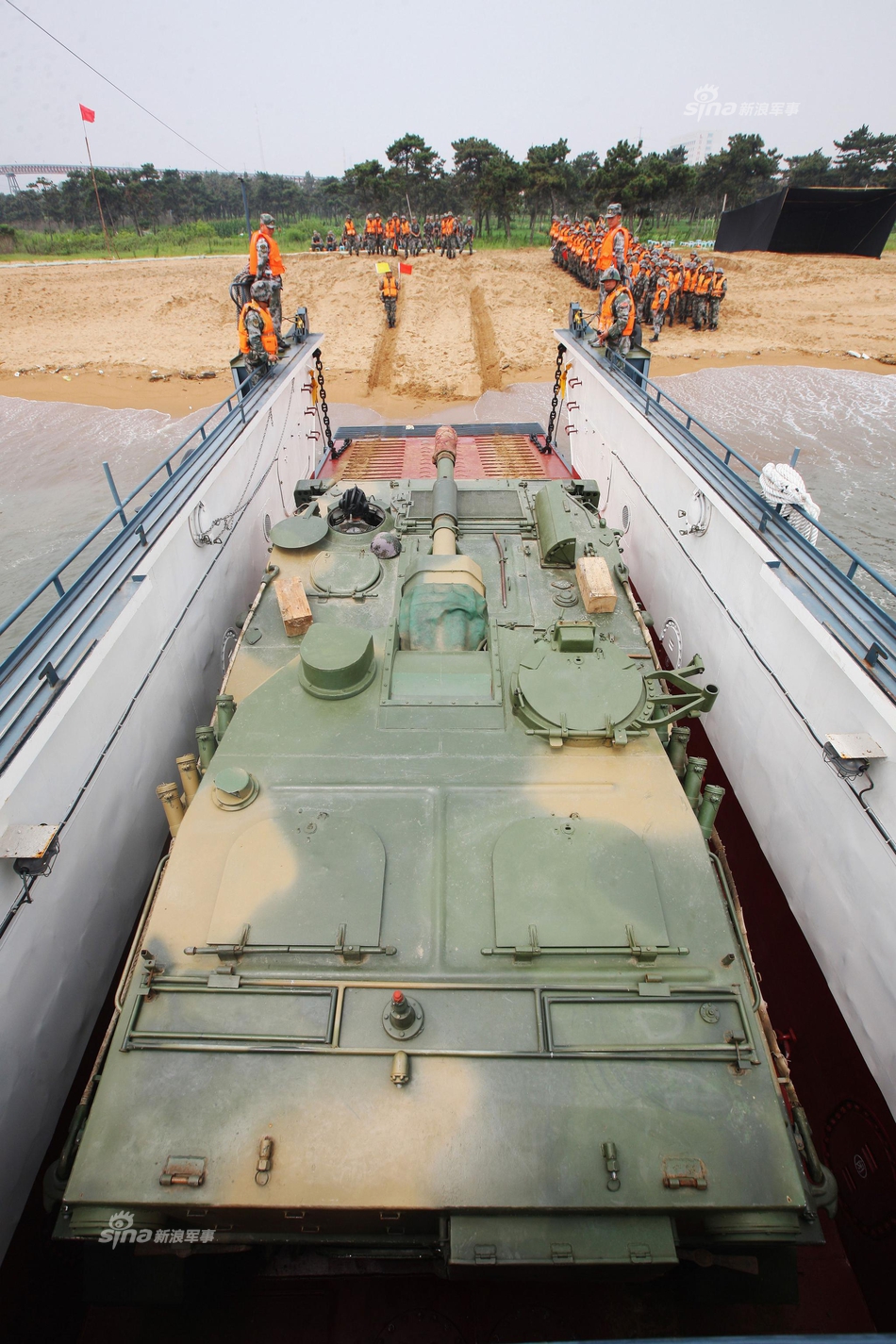 揭秘中國海軍的驕傲，069型登陸艇參數(shù)詳解，中國海軍驕傲揭秘，069型登陸艇參數(shù)詳解