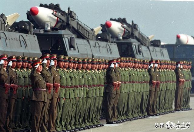 二炮部隊(duì)軍裝，榮耀的象征與時(shí)代的印記，二炮部隊(duì)軍裝，榮耀與時(shí)代的印記