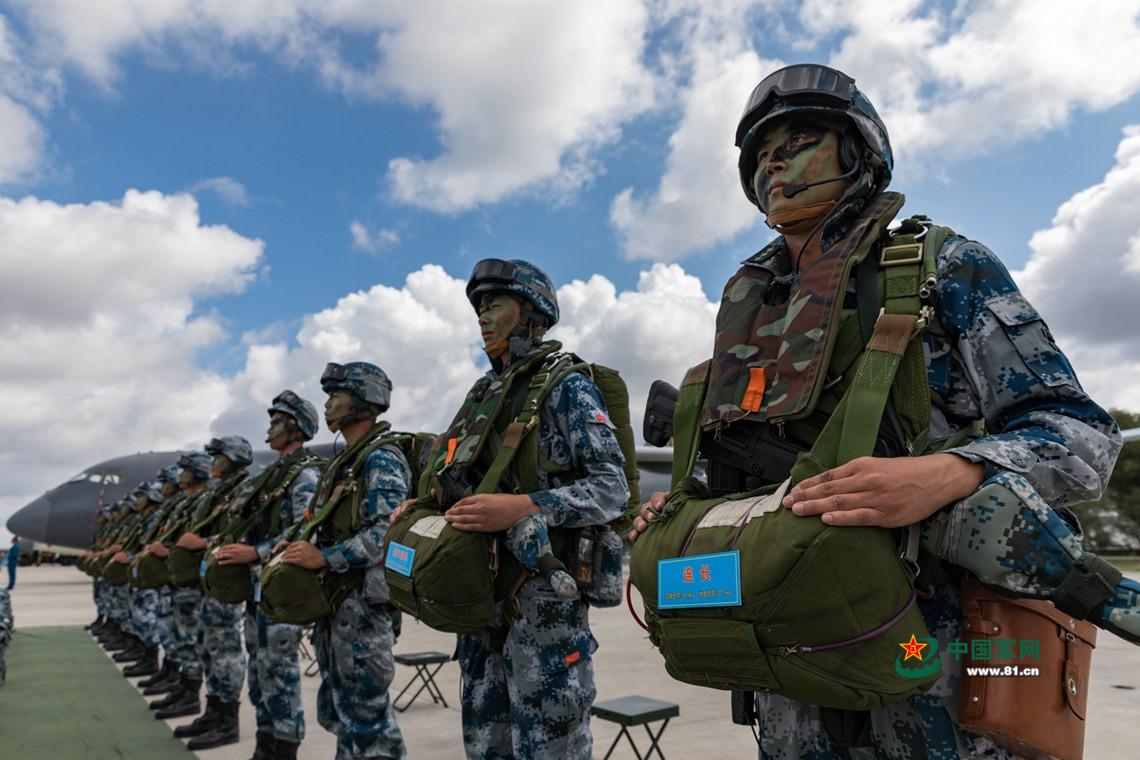 中國(guó)空軍航空大學(xué)的開學(xué)典禮，榮耀與夢(mèng)想的新起點(diǎn)，中國(guó)空軍航空大學(xué)開學(xué)典禮，榮耀與夢(mèng)想啟航的新起點(diǎn)