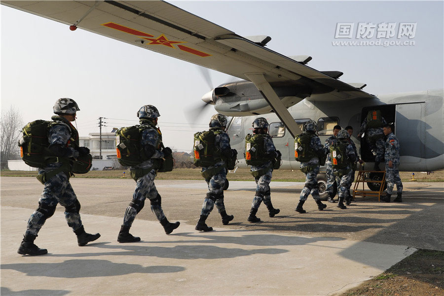 陳德民政委，空降兵15軍的卓越領(lǐng)導(dǎo)者，陳德民政委，空降兵15軍卓越領(lǐng)導(dǎo)者風(fēng)采