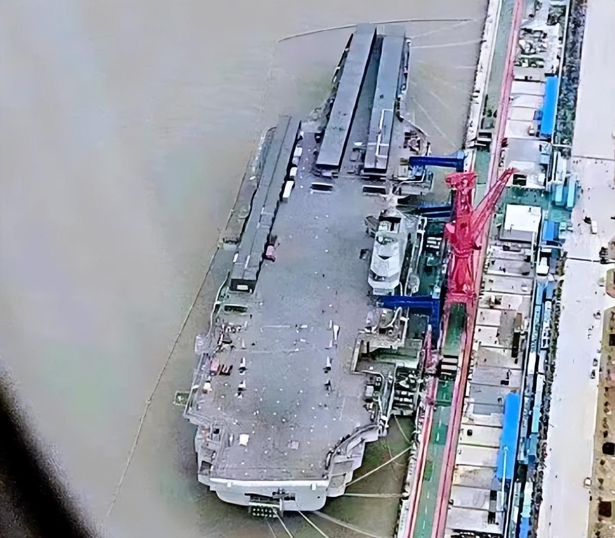 福建艦，常規(guī)動力下的壯麗巨艦，福建艦，常規(guī)動力下的巨艦風(fēng)采
