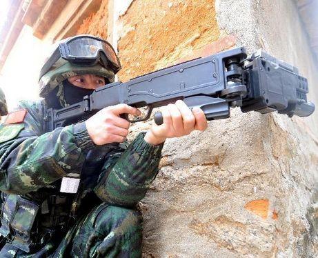 武警國賓護(hù)衛(wèi)隊(duì)，配槍及其職責(zé)與使命，武警國賓護(hù)衛(wèi)隊(duì)，職責(zé)、使命與配槍榮譽(yù)的展現(xiàn)
