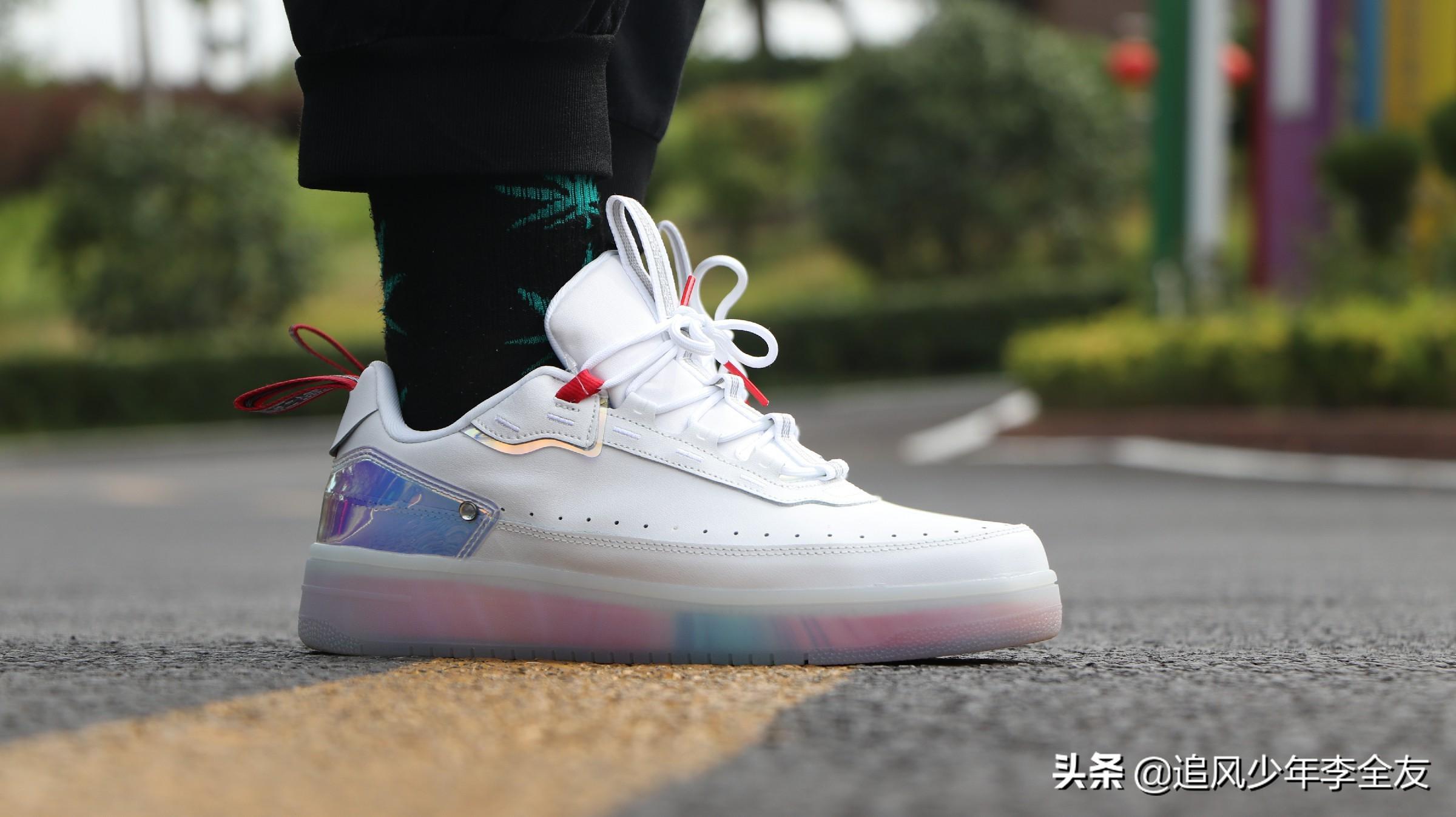 空軍一號(hào)運(yùn)動(dòng)鞋夏天是否捂腳的分析與探討，空軍一號(hào)運(yùn)動(dòng)鞋夏季捂腳現(xiàn)象深度解析