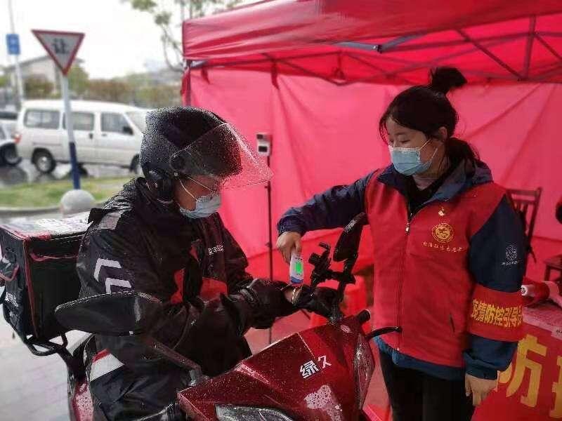 中國女兵在越南北湖，直面挑戰(zhàn)，尋找真相的肺炎探索之旅，中國女兵越南北湖肺炎探索之旅，直面挑戰(zhàn)，探尋真相