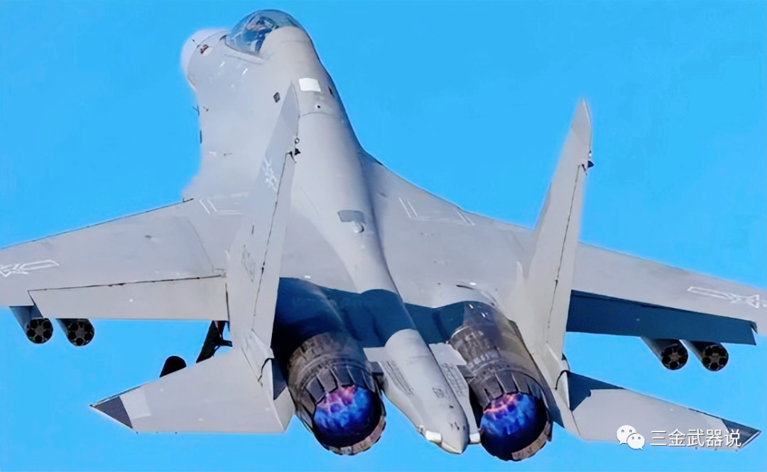 殲-16的原型與蘇-35的關(guān)系探究，殲-16與蘇-35原型關(guān)系探究