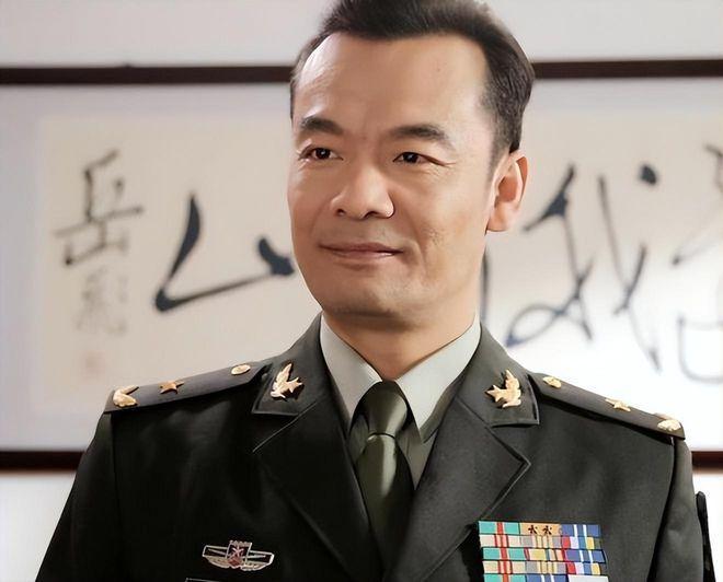 關(guān)于中國(guó)軍隊(duì)中21集團(tuán)軍軍長(zhǎng)的級(jí)別與角色，中國(guó)軍隊(duì)中21集團(tuán)軍軍長(zhǎng)的級(jí)別與角色解析