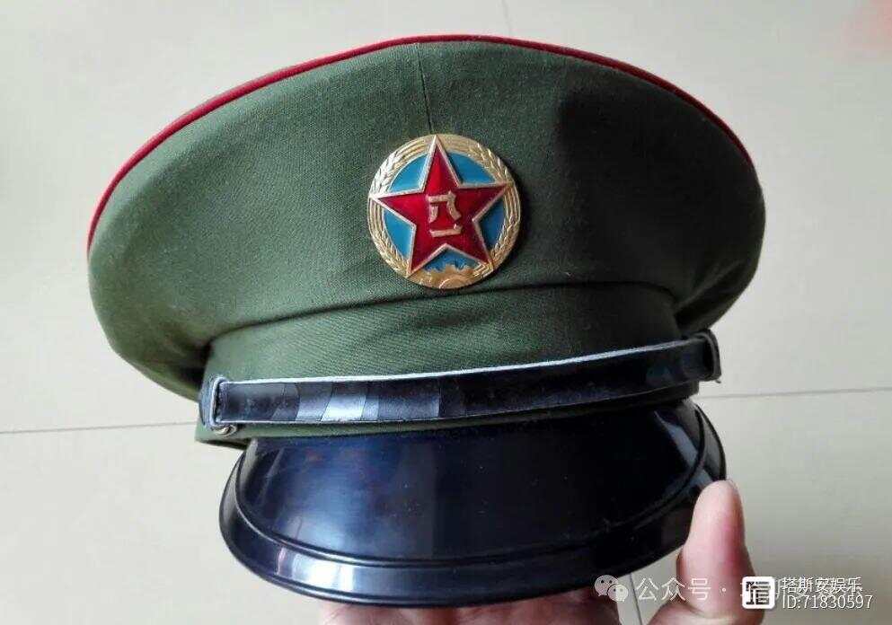 解放帽與美式軍帽，時(shí)尚潮流背后的歷史淵源，解放帽與美式軍帽，時(shí)尚潮流背后的歷史探秘