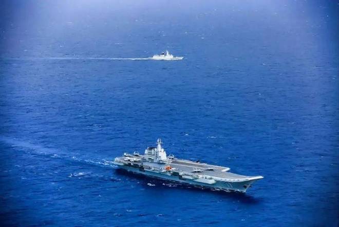 紀(jì)念中國(guó)人民海軍建軍日，光榮與夢(mèng)想同行，紀(jì)念中國(guó)人民海軍建軍日，光榮與夢(mèng)想同行，共鑄海上長(zhǎng)城