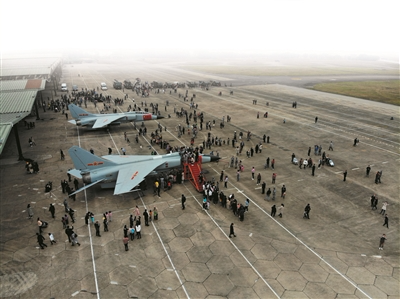 中國(guó)人民解放軍空軍誕生于哪年，歷史沿革與空軍崛起，中國(guó)人民解放軍空軍誕生史，崛起歷程與歷年沿革