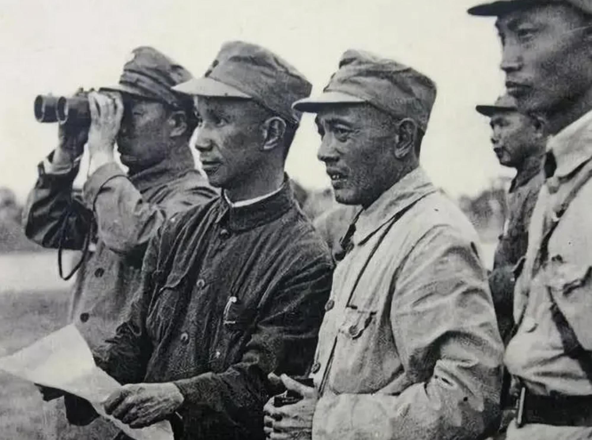 司令與軍長，軍事體系中的官職大小比較，司令與軍長，軍事體系官職大小比較探究