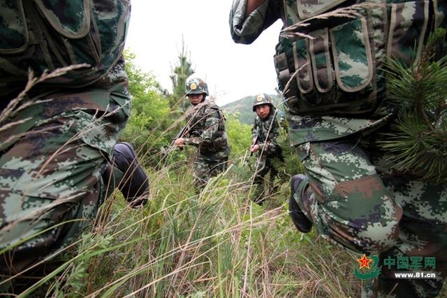 軍事頻道葉知秋，一位軍事媒體人的風(fēng)采與擔(dān)當(dāng)，軍事頻道葉知秋，媒體人的風(fēng)采與擔(dān)當(dāng)展現(xiàn)軍事情懷