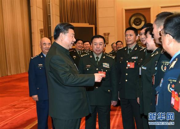 解放軍全國(guó)人大代表團(tuán)，展現(xiàn)人民軍隊(duì)與人民的緊密聯(lián)系，解放軍全國(guó)人大代表團(tuán)，展現(xiàn)軍民緊密聯(lián)系的典范